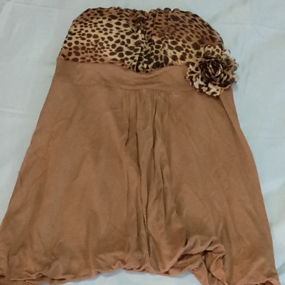Strapless, animal print top